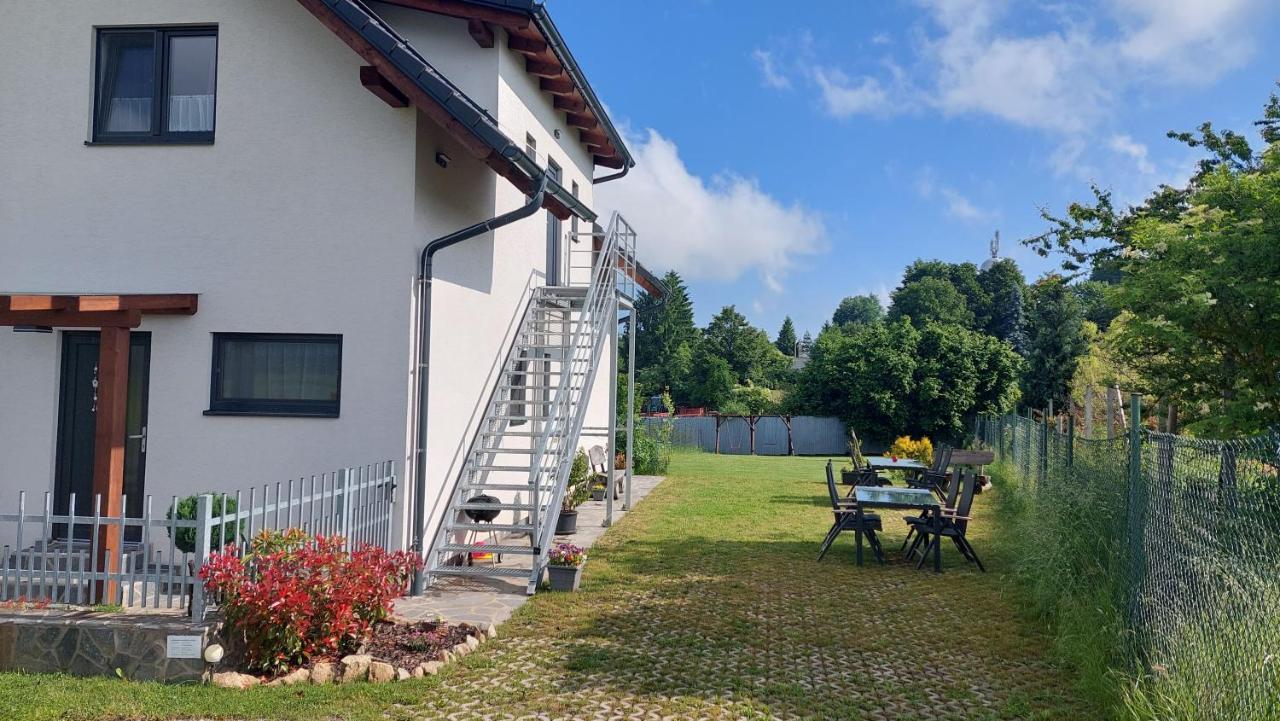 Apartmany Kohoutek A Slepicka V Novohradskych Horach Nové Hrady Zewnętrze zdjęcie