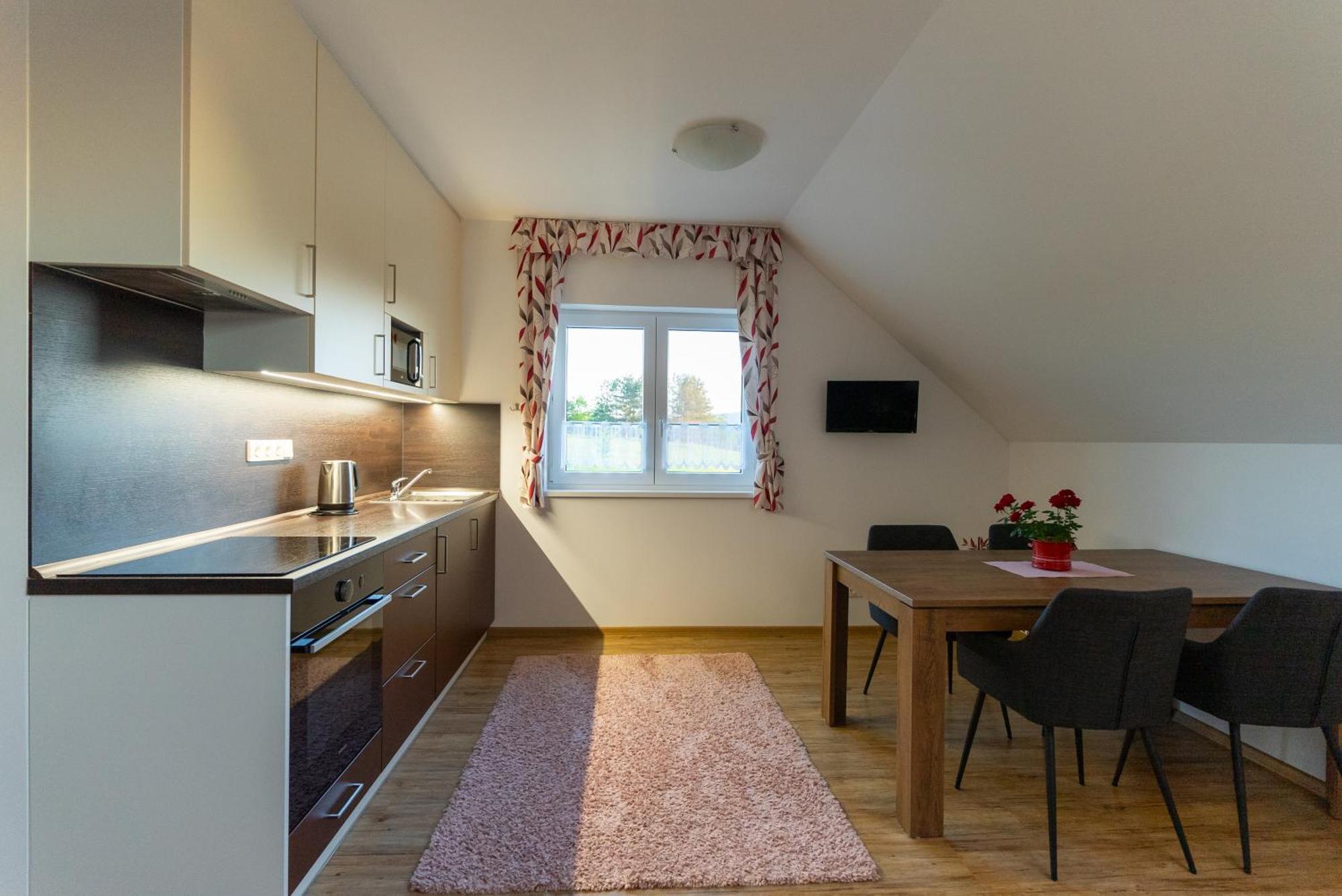 Apartmany Kohoutek A Slepicka V Novohradskych Horach Nové Hrady Zewnętrze zdjęcie