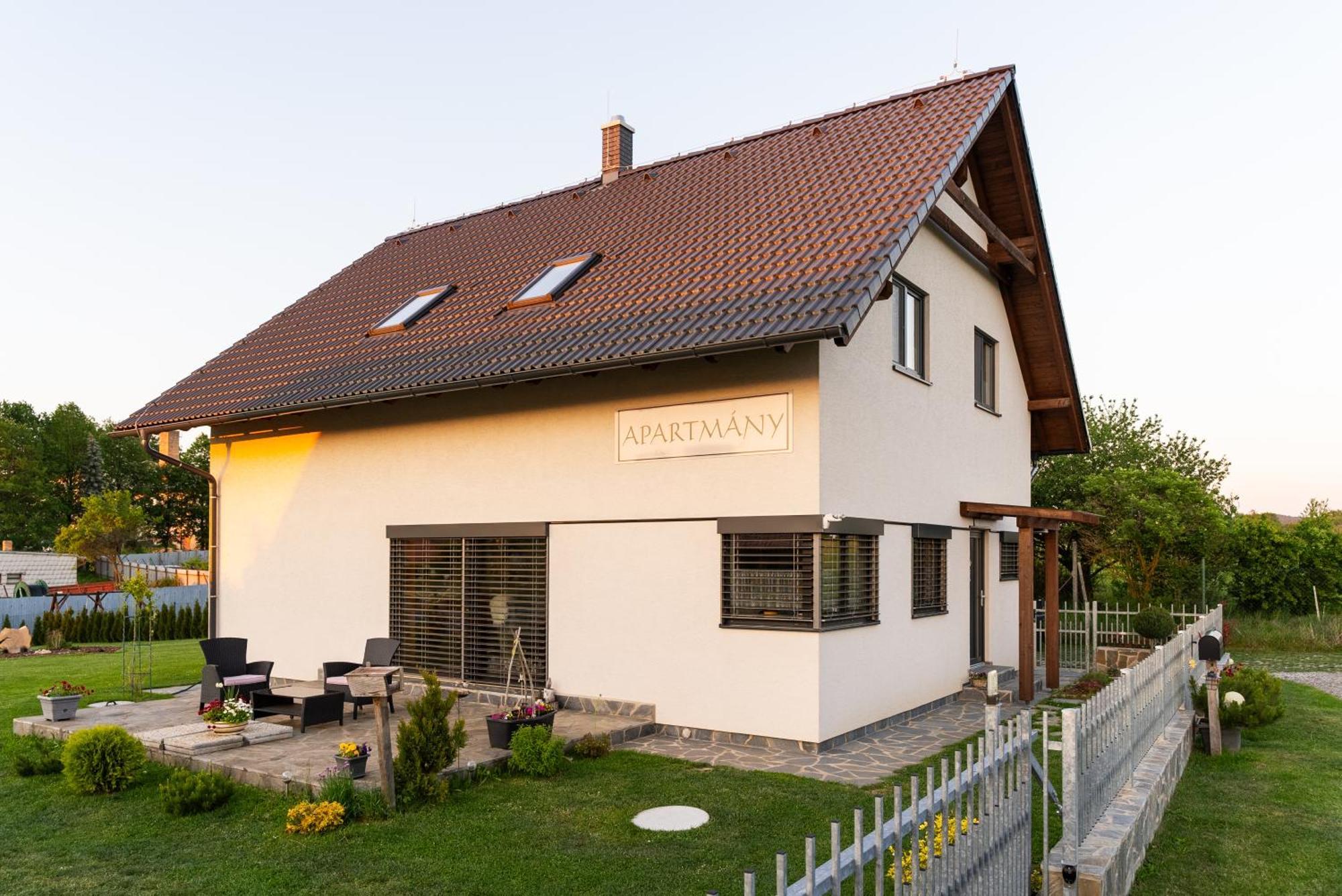Apartmany Kohoutek A Slepicka V Novohradskych Horach Nové Hrady Zewnętrze zdjęcie